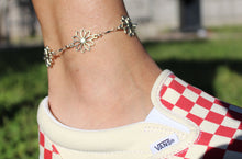 Load image into Gallery viewer, Daisy Connected Anklet